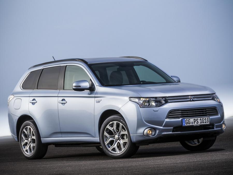  Mitsubishi Outlander PHEV 2012 года  (фото 3 из 48)